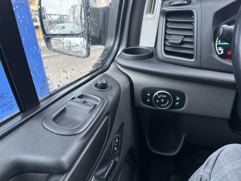 FORD Transit Custom Fg VUL d’occasion à vendre à MARTIGUES chez AIX AUTOMOBILES (Photo 16)